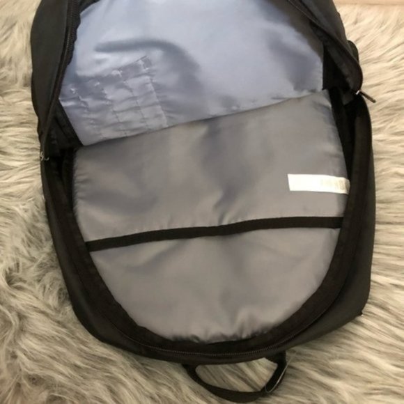 Under Armour Boy’s Storm Backpack -NWT - Picture 4 of 7